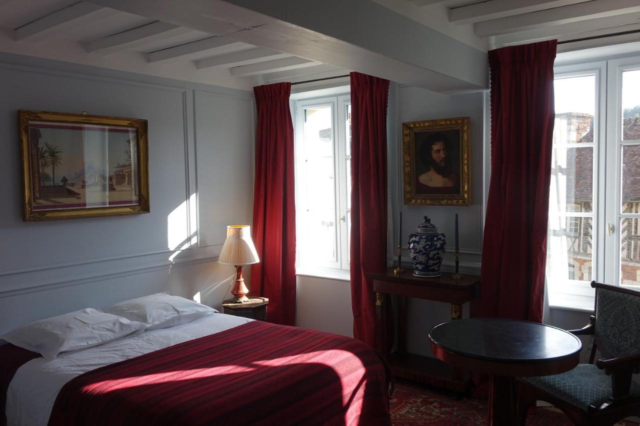 Les Chambres De La Tour Le Bec-Hellouin Exterior photo